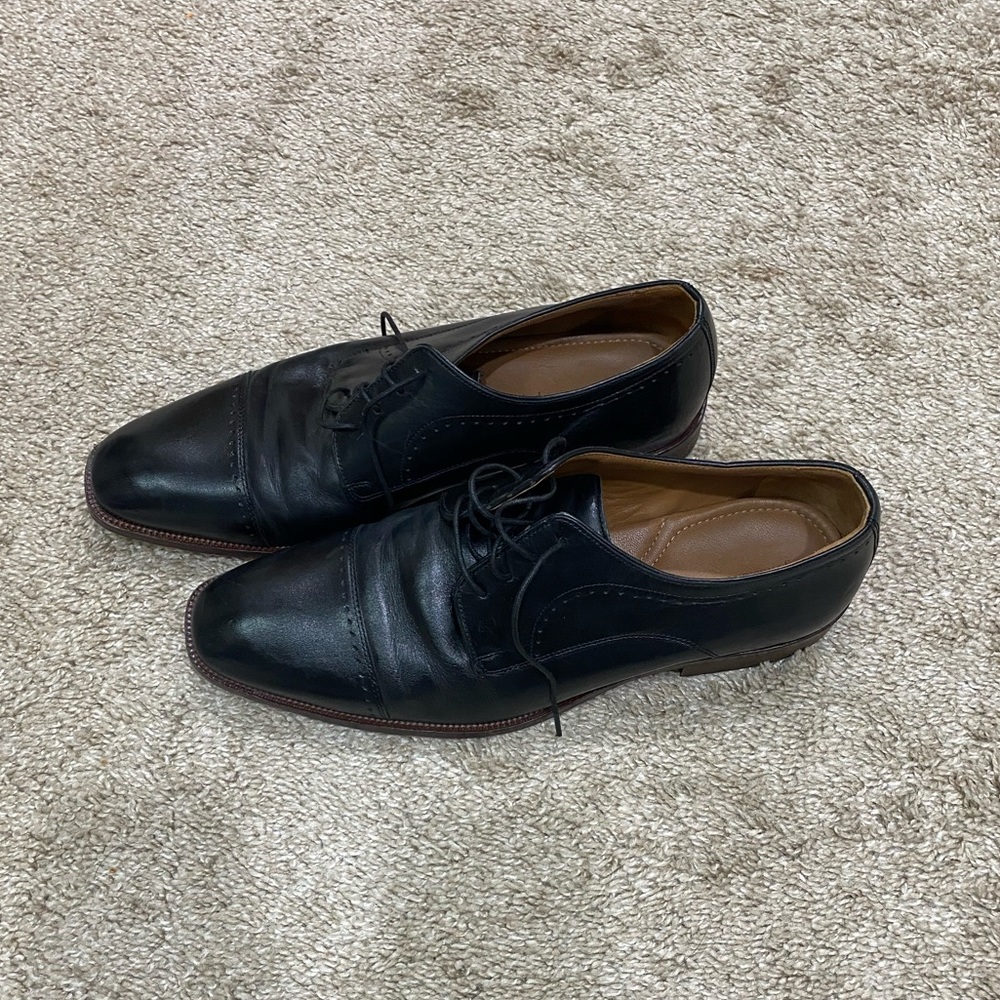 Men’s Johnston & Murphy dress shoes